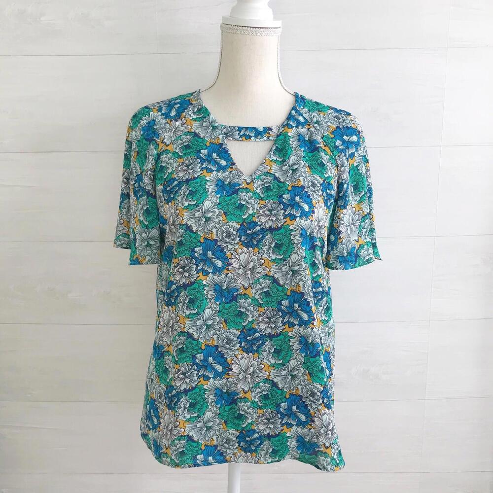 Banana Republic - Blue & green floral V cut-out short sleeve top, S